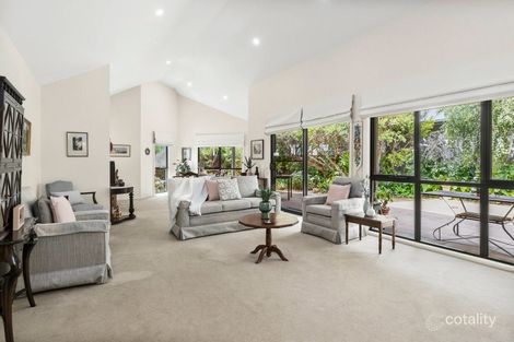 Property photo of 11 Beach Close Point Lonsdale VIC 3225