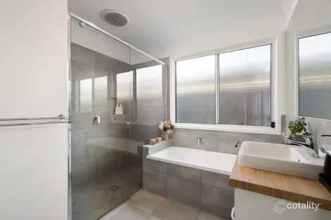 Property photo of 29 Affinity Place Birtinya QLD 4575