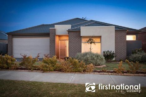 102 Livingstone Bvd, Pakenham, VIC 3810