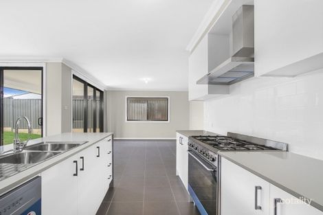 Property photo of 10 Rich Way Spring Farm NSW 2570
