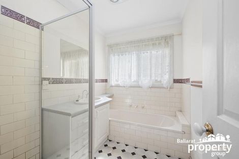 Property photo of 1/1016 Howitt Street Wendouree VIC 3355