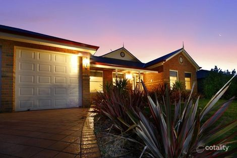 Property photo of 14 St Ives Drive Narre Warren South VIC 3805