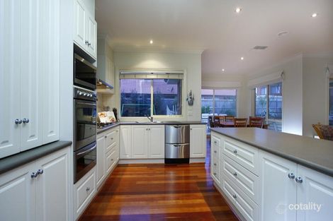 Property photo of 14 St Ives Drive Narre Warren South VIC 3805