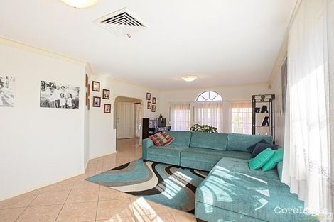 Property photo of 10 Dirk Close Green Valley NSW 2168