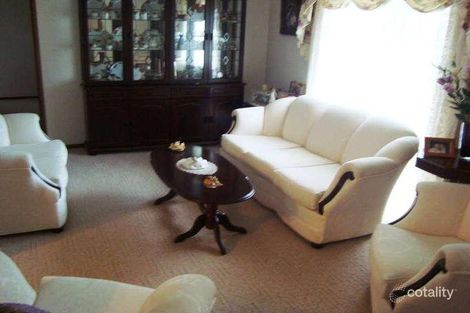 Property photo of 2 Cashel Close Mount Hutton NSW 2290