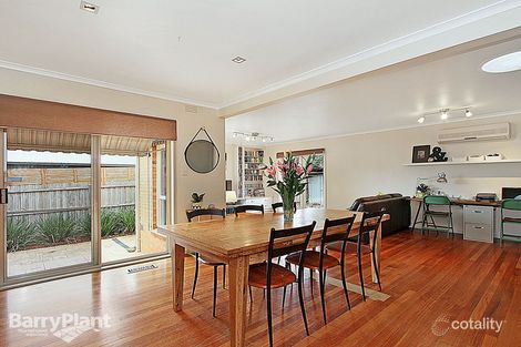 Property photo of 8 Hollyoak Court Ferntree Gully VIC 3156