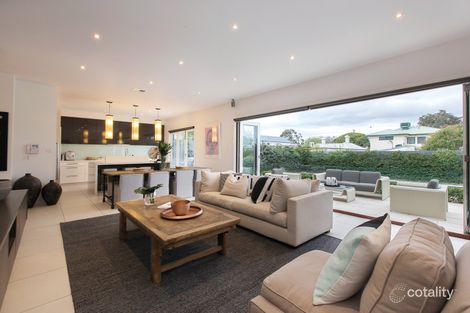 Property photo of 23 Malvern Grove Caulfield North VIC 3161