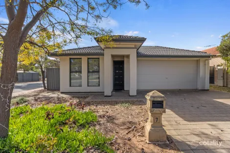 7 Almond Cct, Munno Para West, SA 5115
