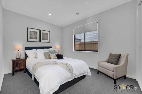 Property photo of 7 Gleeson Way Deanside VIC 3336