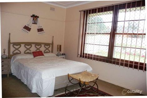 Property photo of 2 Foyle Avenue Birrong NSW 2143