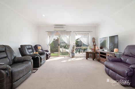 Property photo of 32 Kopi Way Wollert VIC 3750
