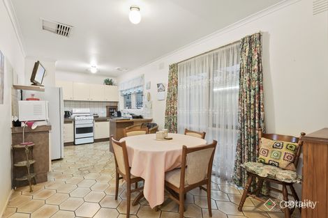 Property photo of 70 Mossgiel Park Drive Endeavour Hills VIC 3802