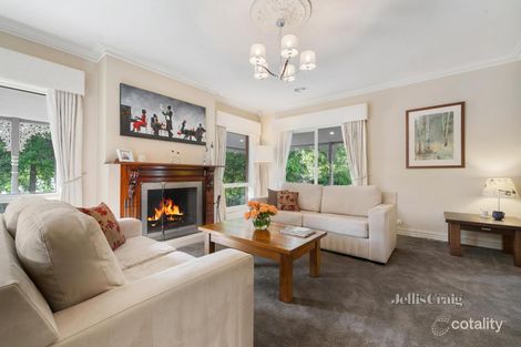 Property photo of 42 Maroong Drive Research VIC 3095