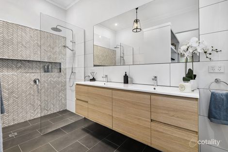 Property photo of 5 Avoca Crescent Pascoe Vale VIC 3044