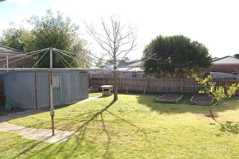 Property photo of 40 Dumfries Street Deer Park VIC 3023