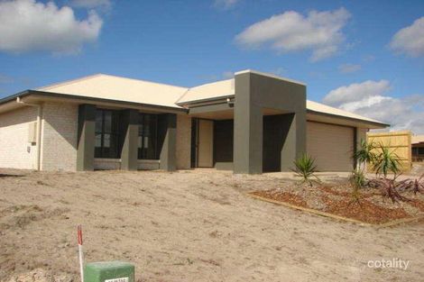 Property photo of 32 Dianella Circuit Cooloola Cove QLD 4580