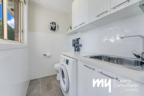 Property photo of 19 Manooka Crescent Bradbury NSW 2560