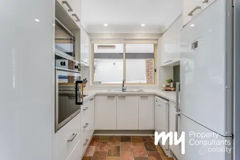 Property photo of 19 Manooka Crescent Bradbury NSW 2560