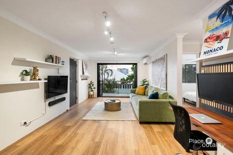 Property photo of 1/233 Cavendish Road Coorparoo QLD 4151