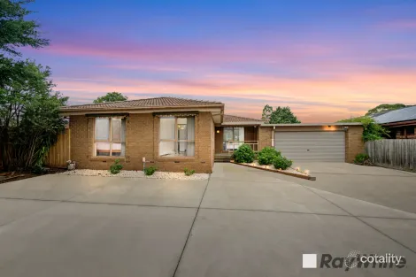 Property photo of 9 Parklea Close Narre Warren VIC 3805