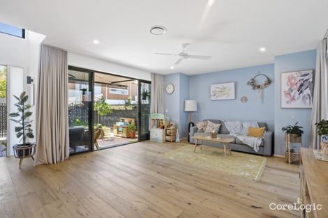 Property photo of 2/6 Petersen Avenue Southport QLD 4215