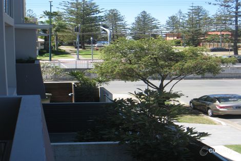 Property photo of 4/1 Elder Entrance Burleigh Heads QLD 4220