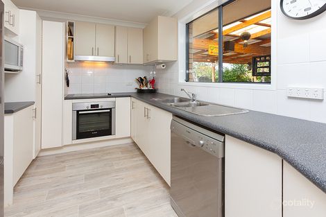 Property photo of 25 Cumberland Crescent Heritage Park QLD 4118