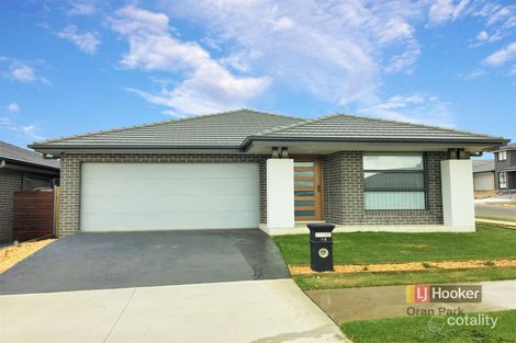 Property photo of 14 Hinton Loop Oran Park NSW 2570
