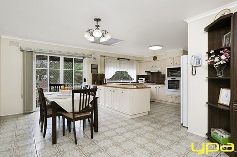 Property photo of 13 Heysen Drive Sunbury VIC 3429