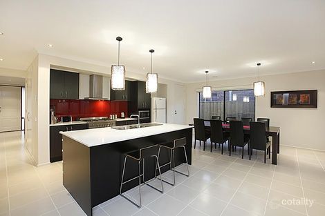 42 Hugo Dr, Point Cook, VIC 3030