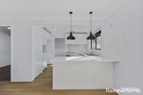 9 Highclere St, Bateau Bay, NSW 2261