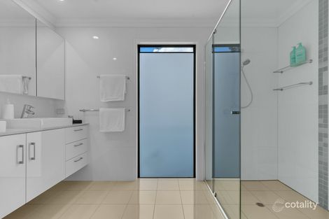 Property photo of 8 Kim Street Chapel Hill QLD 4069