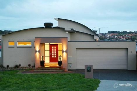 Property photo of 37 Sheldon Drive Berwick VIC 3806