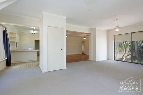 Property photo of 21 Central Road Rossmoyne WA 6148