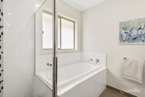 Property photo of 30 Avisha Way Greenvale VIC 3059