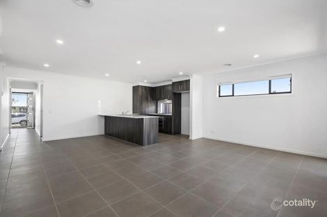 Property photo of 90 Fenway Boulevard Clyde North VIC 3978