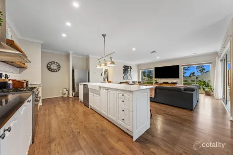 Property photo of 4 Jakobi Court Bunyip VIC 3815
