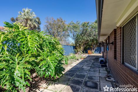 Property photo of 1 Coonong Place Armadale WA 6112