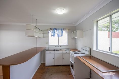 Property photo of 18 Noamunga Crescent Gwandalan NSW 2259
