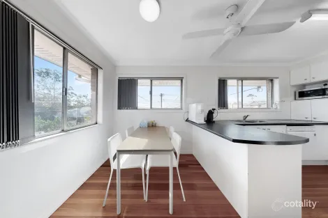 Property photo of 18 Trident Street Mansfield QLD 4122