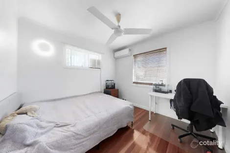 Property photo of 18 Trident Street Mansfield QLD 4122
