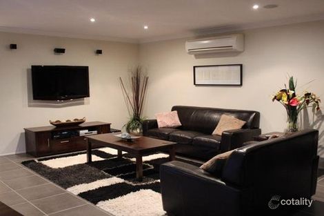 Property photo of 17 Zeller Crescent Arundel QLD 4214