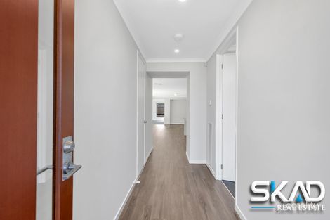 Property photo of 10 Notchwood Crescent Donnybrook VIC 3064