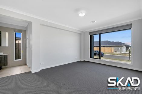 Property photo of 10 Notchwood Crescent Donnybrook VIC 3064