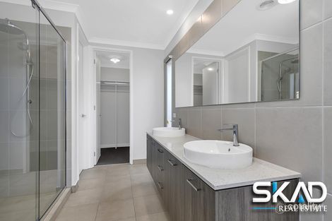 Property photo of 10 Notchwood Crescent Donnybrook VIC 3064