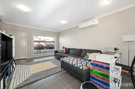 Property photo of 37 Zeta Circuit Cranbourne North VIC 3977