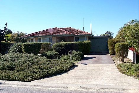 4 Pelham Way, Girrawheen, WA 6064
