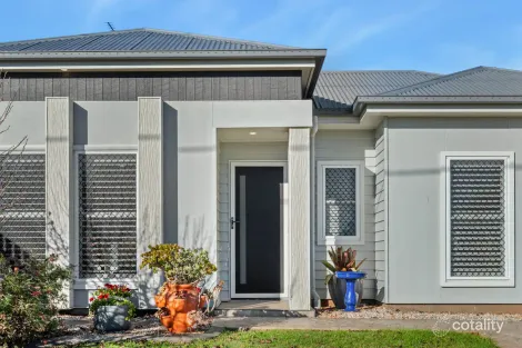 Property photo of 1/164 Spring Street Middle Ridge QLD 4350