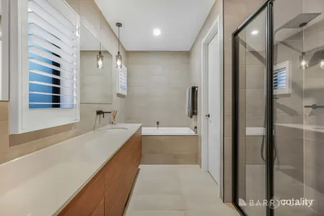 Property photo of 16 Sleeper Rise Garfield VIC 3814