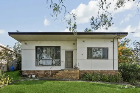 Property photo of 15 Bridgeview Road Yarrawarrah NSW 2233
